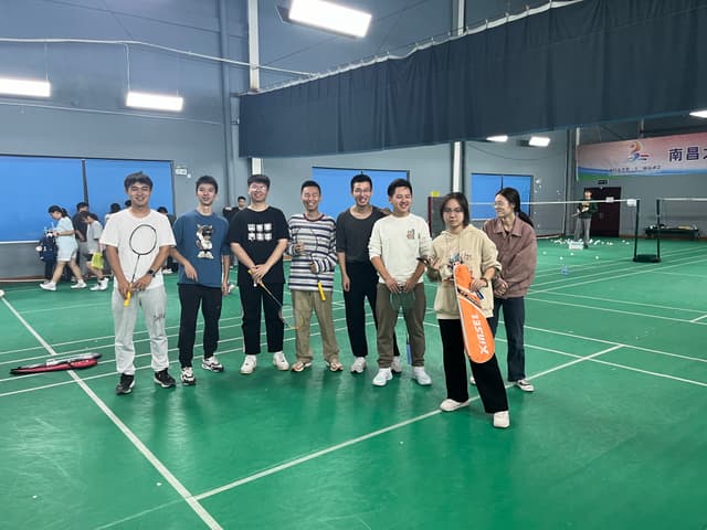 羽毛球周常